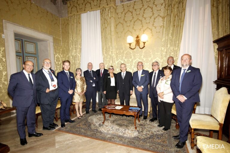 d12d4c9b-7028-4666-a478-111a2972fae1